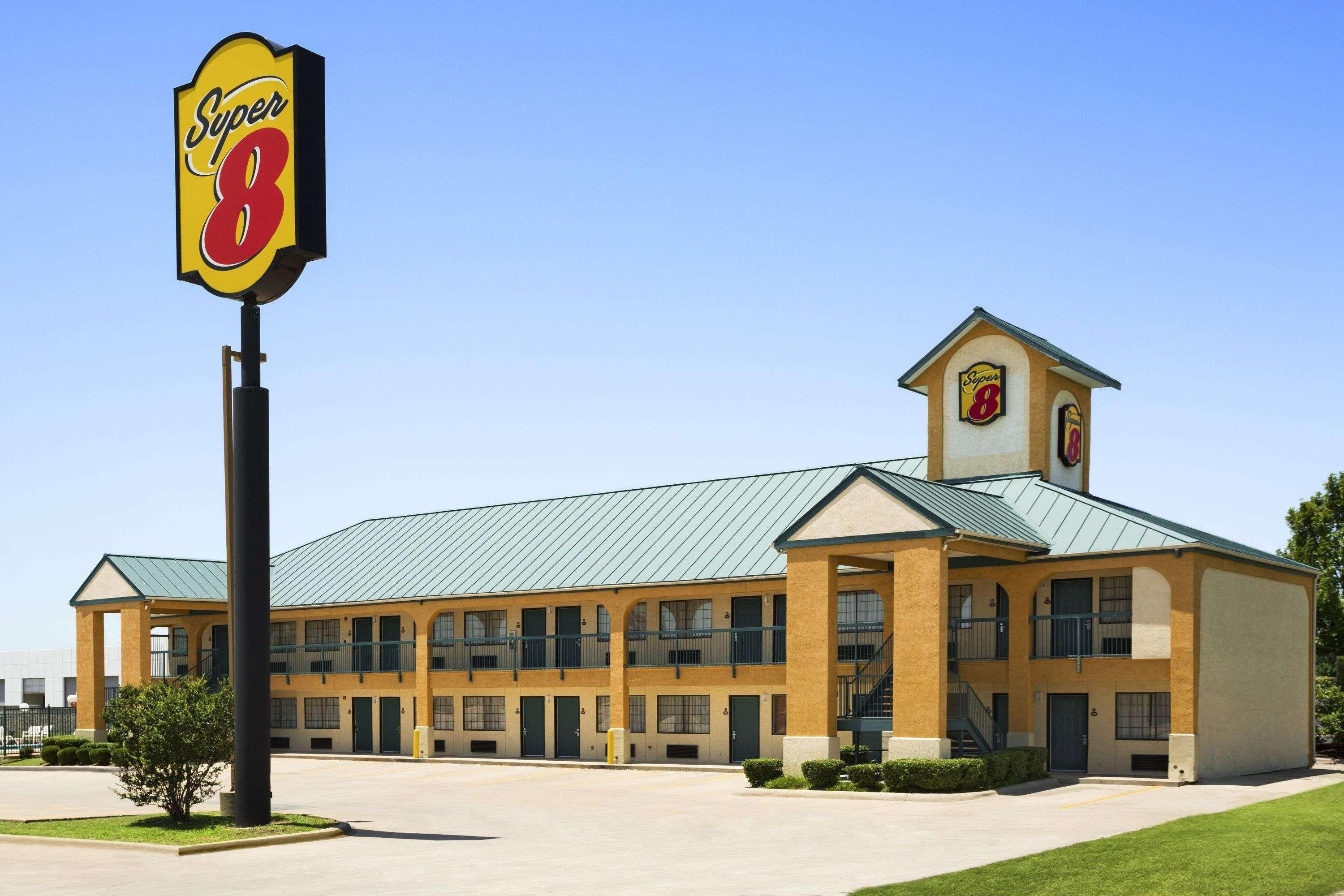 Motel Super 8 By Wyndham Grand Prairie Southwest Exteriér fotografie